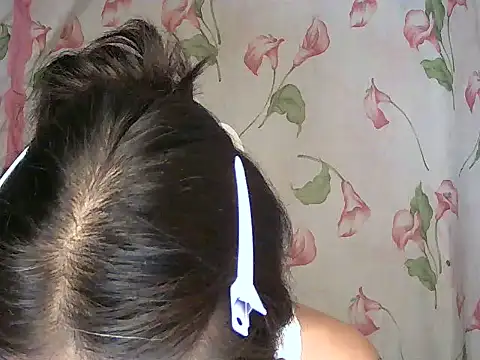 Snapshot of Soft_Angel8 chatting on 06-26-26, 04:24 Soft Angel8 online show from 06-26-26, 04:24