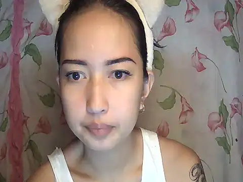 Snapshot of Soft_Angel8 chatting on 07-19-26, 04:43 Soft Angel8 online show from 07-19-26, 04:43