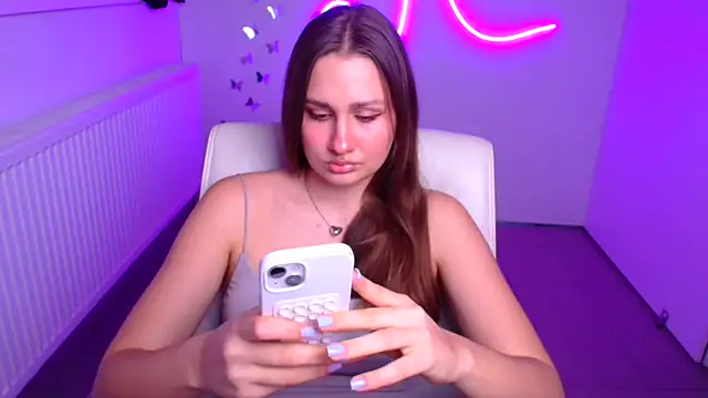 Stefanie Sweet online show from 10-30-25, 12:47