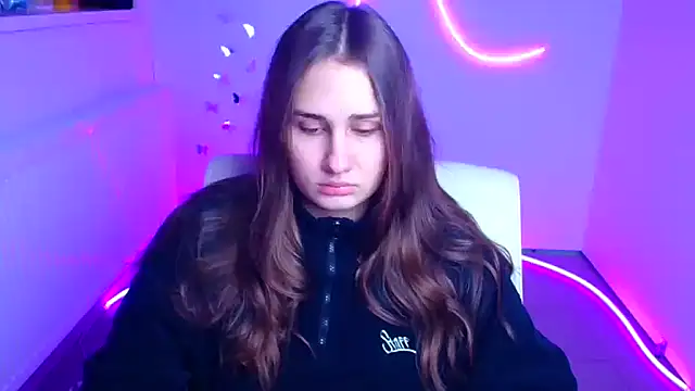 Stefanie Sweet online show from 12-20-25, 06:27