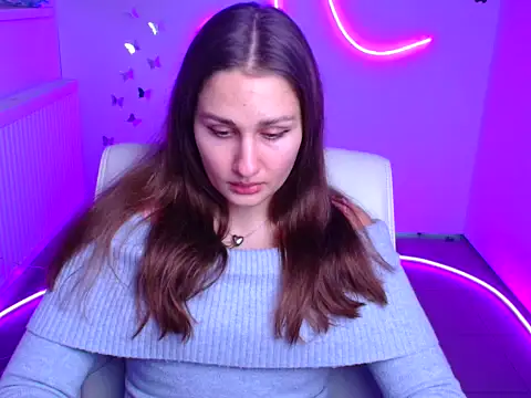 Stefanie Sweet online show from 11-07-25, 06:40