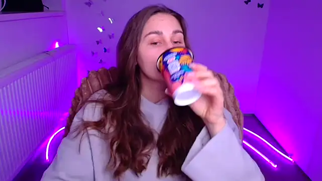 Stefanie Sweet online show from 02-12-26, 06:57