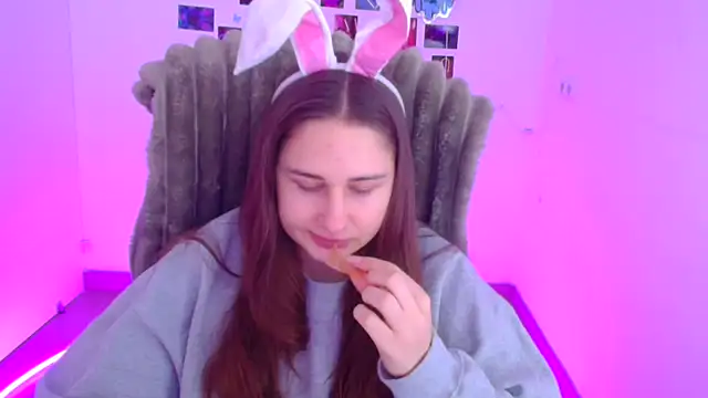 Stefanie Sweet online show from 02-13-26, 07:08