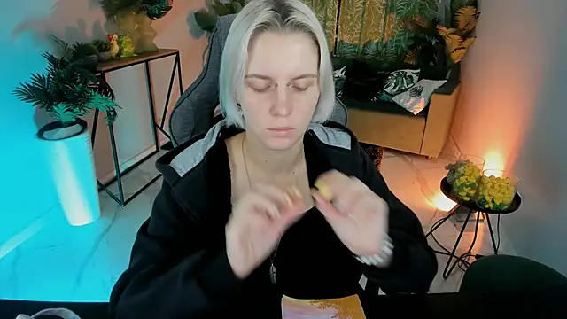 BethanyCloud online show from 10-10-25, 02:23