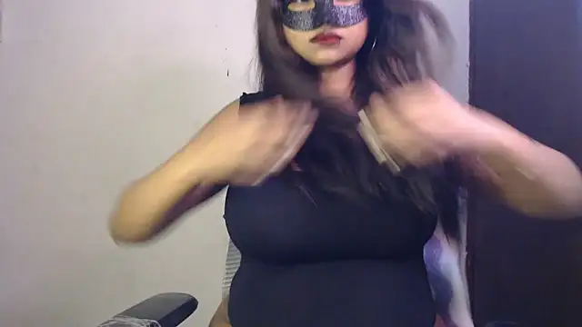 Snapshot of Samiksha- chatting on 06-11-26, 08:06 Samiksha- online show from 06-11-26, 08:06