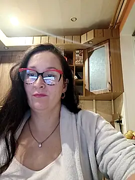 Amandda  online show from 10-25-25, 04:07