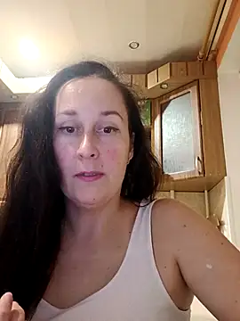 Amandda  online show from 10-07-25, 05:58