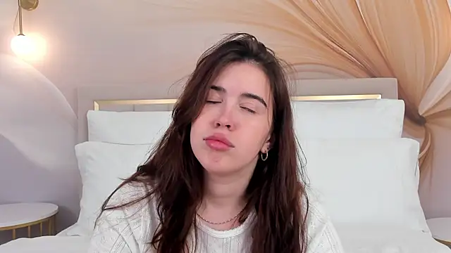 KimberlyBond online show from 09-17-25, 03:03