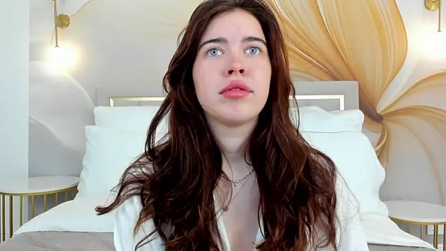 KimberlyBond online show from 09-22-25, 03:07