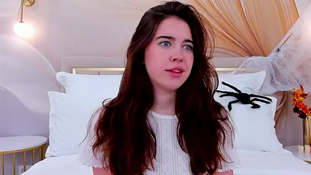 KimberlyBond online show from 10-28-25, 03:11