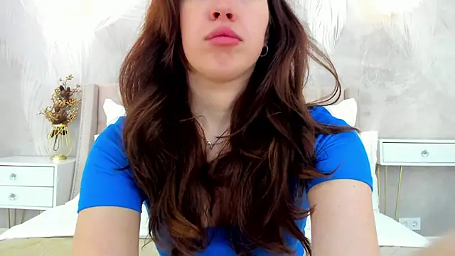 KimberlyBond online show from 10-06-25, 03:02