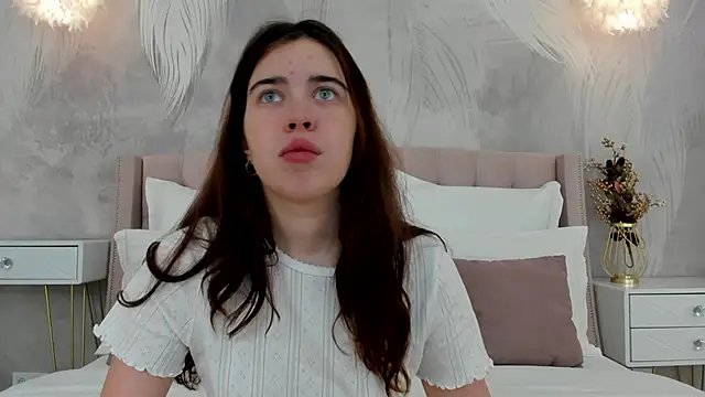 KimberlyBond online show from 09-30-25, 03:07