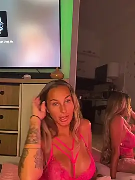 Rosieredxox online show from 07-07-26, 08:45
