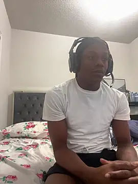 Snapshot of labishyoung25 chatting on 12-14-25, 08:53 labishyoung25 online show from 12-14-25, 08:53