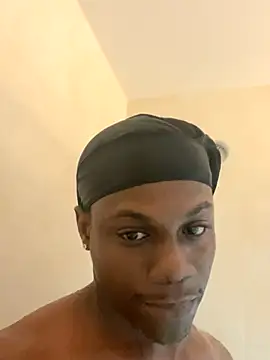 Snapshot of labishyoung25 chatting on 11-10-25, 04:17 labishyoung25 online show from 11-10-25, 04:17