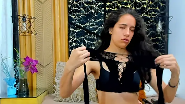 MiaCours online show from 03-28-26, 01:23