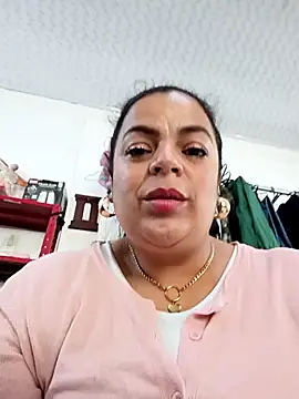 Mia-Glow online show from 10-01-25, 01:59