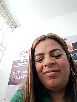 Mia-Glow online show from 11-13-25, 12:09