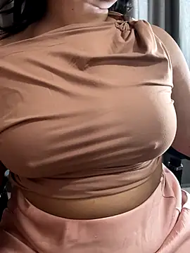 Maggi-is-back online show from 12-22-25, 03:06