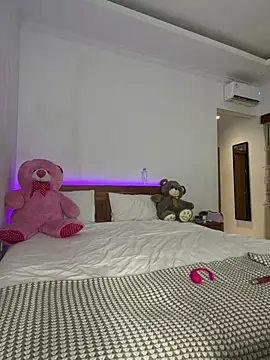 sarahsparkles20 online show from 04-10-26, 01:01