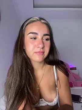 sarahsparkles20 online show from 10-07-25, 11:39