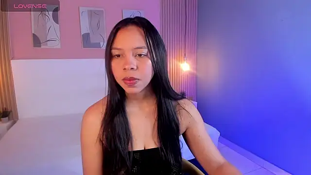 Snapshot of candy_lux30 chatting on 10-17-25, 03:43 candy lux30 online show from 10-17-25, 03:43