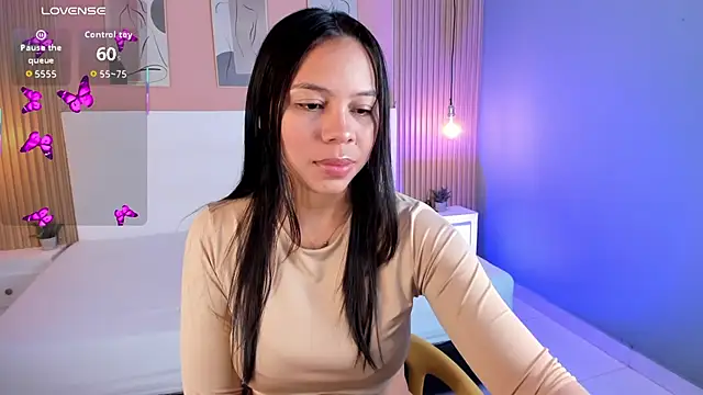 Snapshot of candy_lux30 chatting on 09-25-25, 03:45 candy lux30 online show from 09-25-25, 03:45