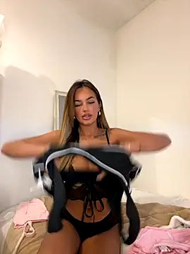 Snapshot of LaceyMayxox chatting on 09-21-25, 05:40 LaceyMayxox online show from 09-21-25, 05:40
