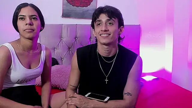 AndretiiAndCamila online show from 10-06-25, 07:14