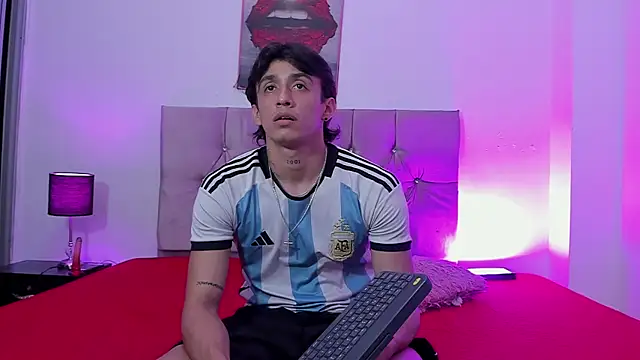 AndretiiAndCamila online show from 10-07-25, 06:42