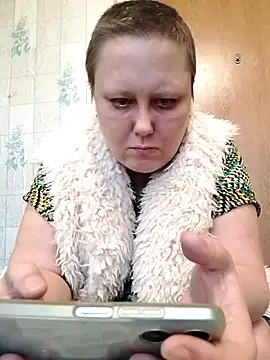 Snapshot of Tupo070481 chatting on 05-19-26, 01:29 Tupo070481 online show from 05-19-26, 01:29