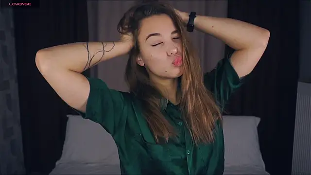 KayleenCurtis online show from 10-22-25, 05:18