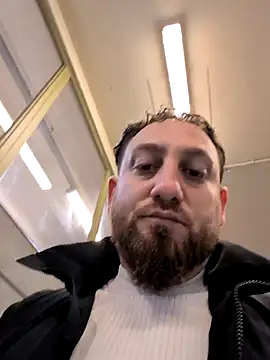 Snapshot of Florian123_sex chatting on 09-26-25, 05:58 Florian123 sex online show from 09-26-25, 05:58