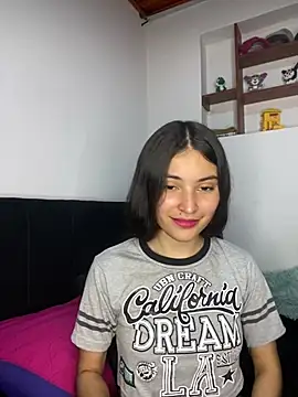 Snapshot of hotwife26 chatting on 05-12-26, 04:42 hotwife26 online show from 05-12-26, 04:42