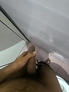 Snapshot of mumbaizboi chatting on 01-10-26, 09:10 mumbaizboi online show from 01-10-26, 09:10