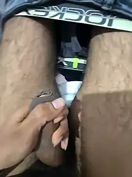 Snapshot of mumbaizboi chatting on 12-18-25, 08:34 mumbaizboi online show from 12-18-25, 08:34