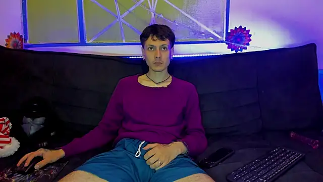 Dioniso guy8 online show from 12-19-25, 08:33