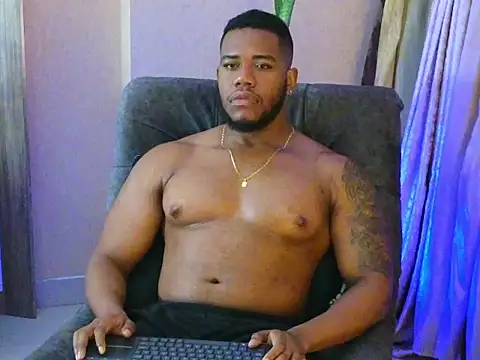 Snapshot of BenjaminCol_ chatting on 10-04-25, 11:45 BenjaminCol online show from 10-04-25, 11:45