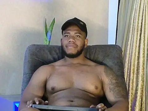Snapshot of BenjaminCol_ chatting on 09-17-25, 10:01 BenjaminCol online show from 09-17-25, 10:01
