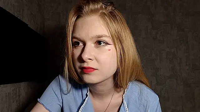 LiaVibes online show from 10-14-25, 07:53