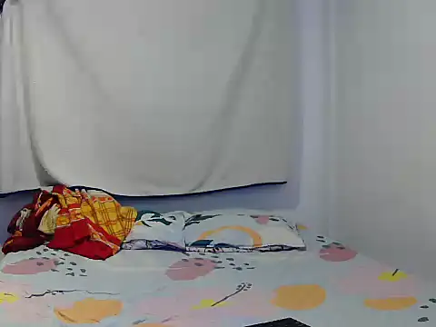 Snapshot of kate_bliss chatting on 05-20-26, 10:29 kate bliss online show from 05-20-26, 10:29