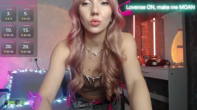 Snapshot of viki_sky chatting on 09-09-25, 01:09 viki sky online show from 09-09-25, 01:09