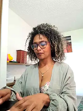 BiiancaEstradaa online show from 04-03-26, 04:13