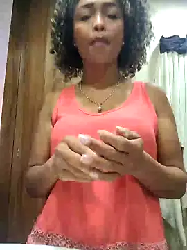 BiiancaEstradaa online show from 10-18-25, 09:39