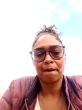 BiiancaEstradaa online show from 10-14-25, 09:47