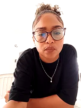 BiiancaEstradaa online show from 03-06-26, 04:13