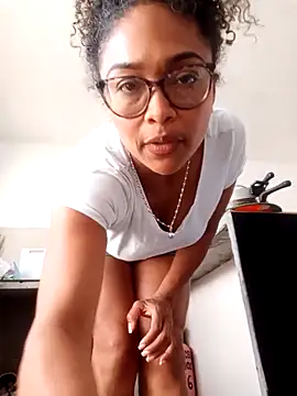 BiiancaEstradaa online show from 03-03-26, 02:35