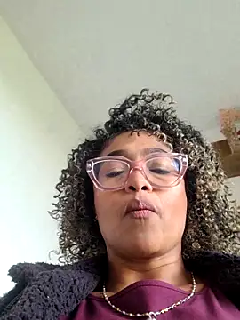 BiiancaEstradaa online show from 02-18-26, 08:49