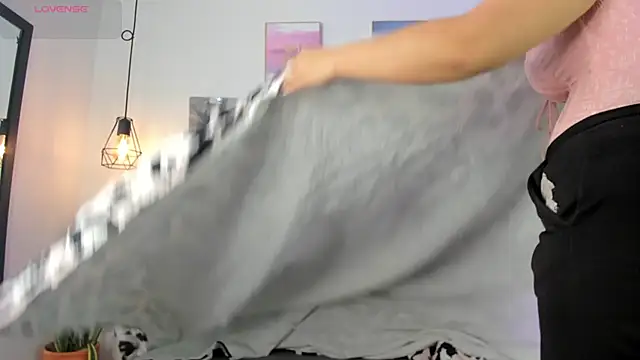 Seraphyne666 online show from 11-26-25, 07:25