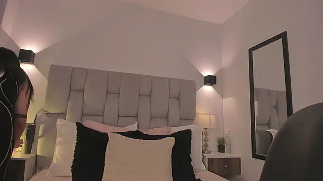 Seraphyne666 online show from 04-09-26, 04:46